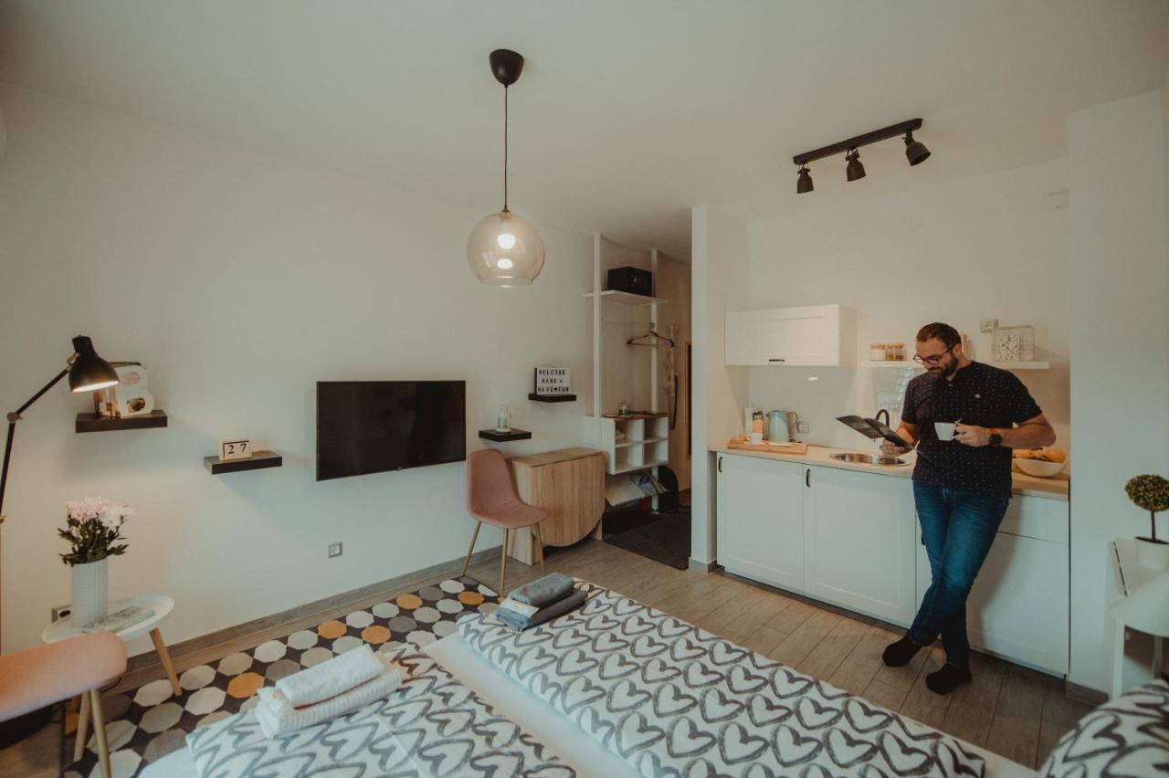 Studio Apartman Centar Ðakovo Eksteriør billede